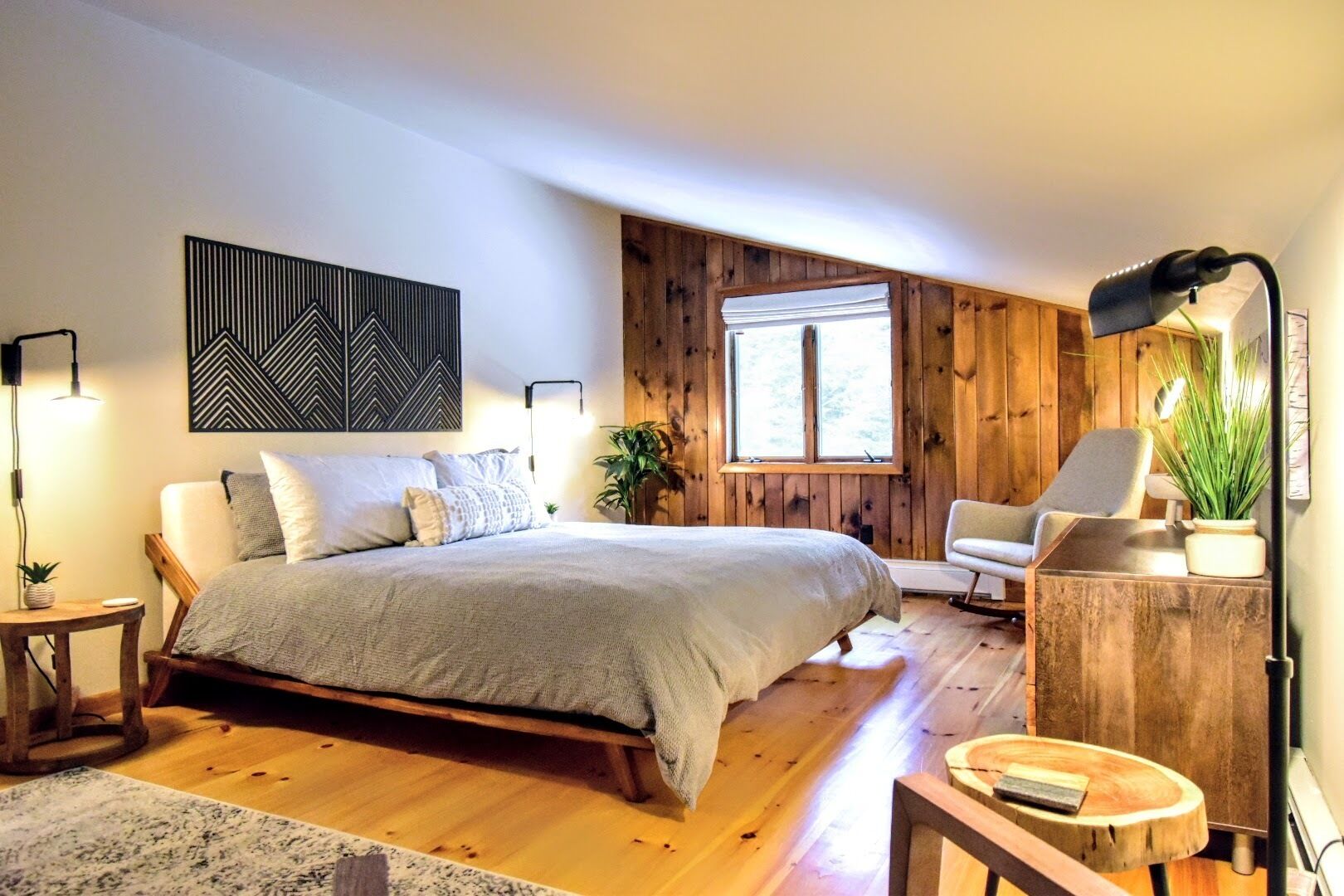 4 slaapkamers, een bureau, een strijkplank/strijkijzer, gratis wifi