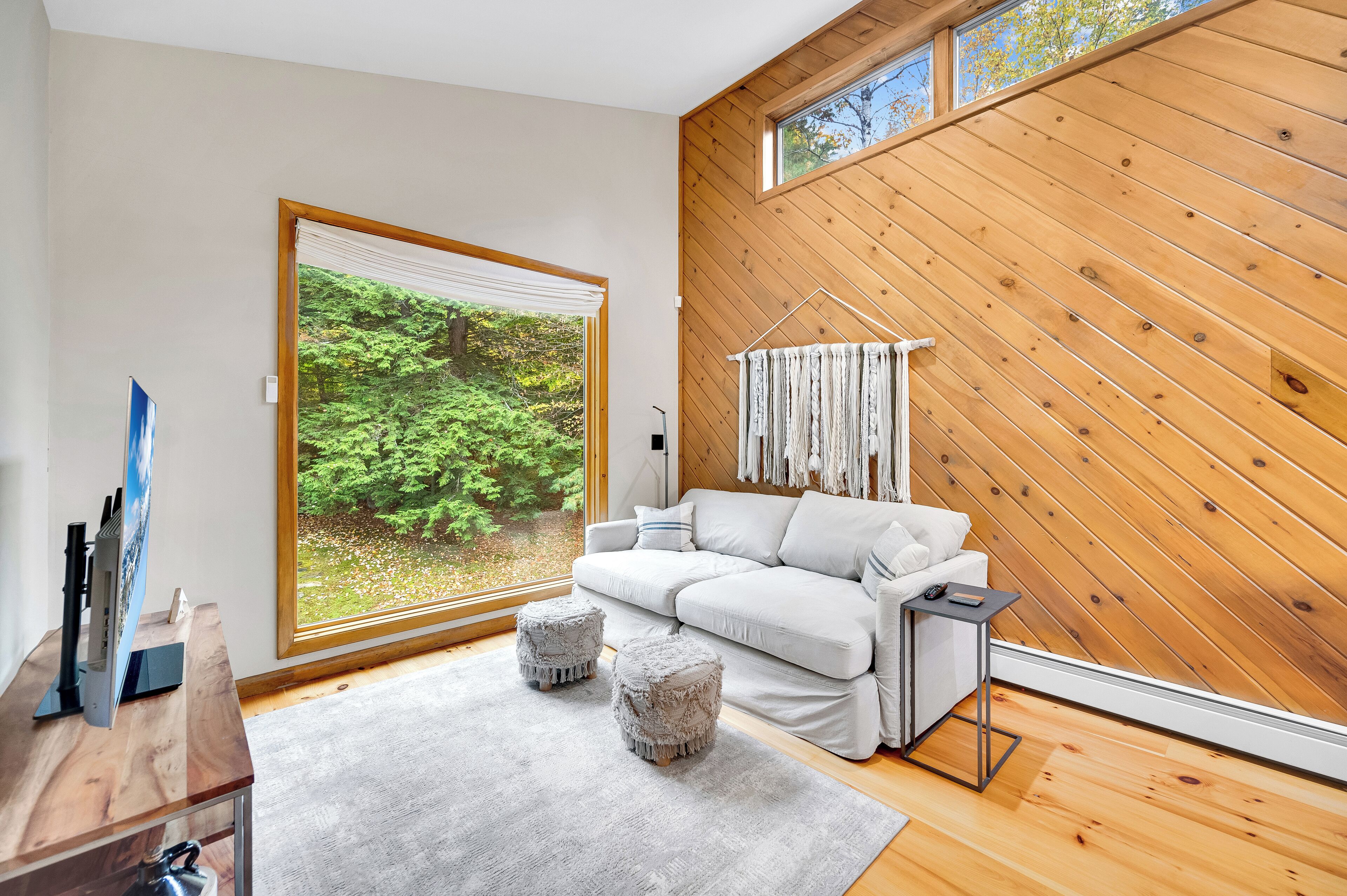 Smart-tv en een open haard