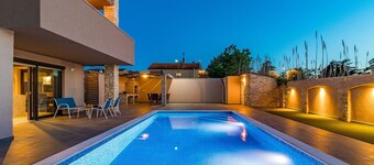 Luxurious villa with private pool and sun terrace