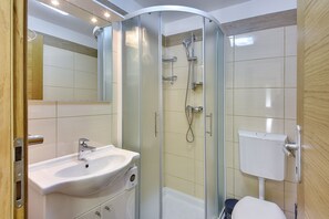 Shower, towels