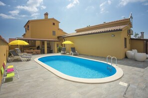 Pool - Villa with private pool, air conditioning, WiFi, BBQ and good location (Vodnjan)