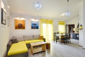 Living area - Villa with private pool, air conditioning, WiFi, BBQ and good location (Vodnjan)