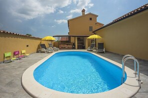 Pool - Villa with private pool, air conditioning, WiFi, BBQ and good location (Vodnjan)