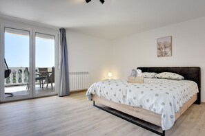 2 soverom, skrivebord, wi-fi (inkludert) og sengetøy