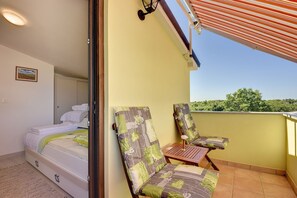 2 bedrooms, desk, free WiFi, bed sheets