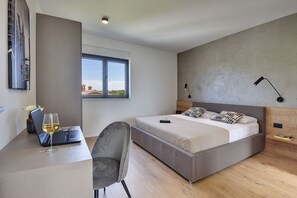 3 Schlafzimmer, Schreibtisch, kostenloses WLAN, Bettwäsche