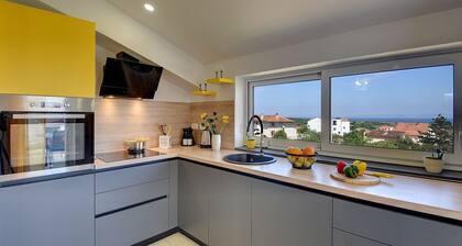 Holiday flat with air conditioning, Wi-Fi, balcony and only a few minutes to the sea