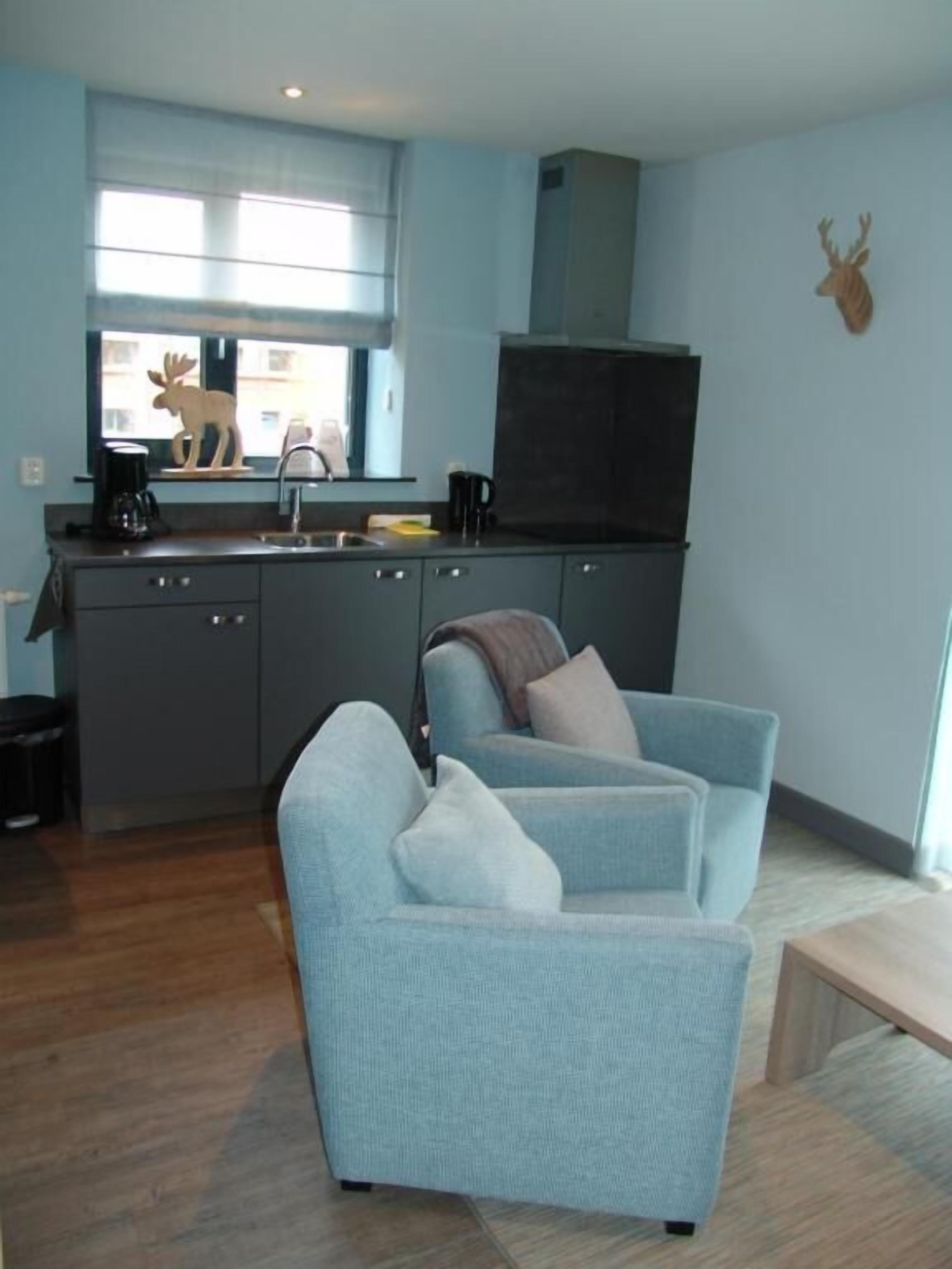 102-cm flat-screen TV with satellite channels, TV