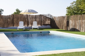 Outdoor pool - Cortijo de Liche Rural Housing (Arcos de la Frontera)