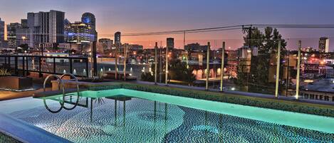 Outdoor pool, a heated pool