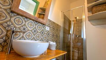 Doccia, articoli per l'igiene personale ecosostenibili, asciugacapelli