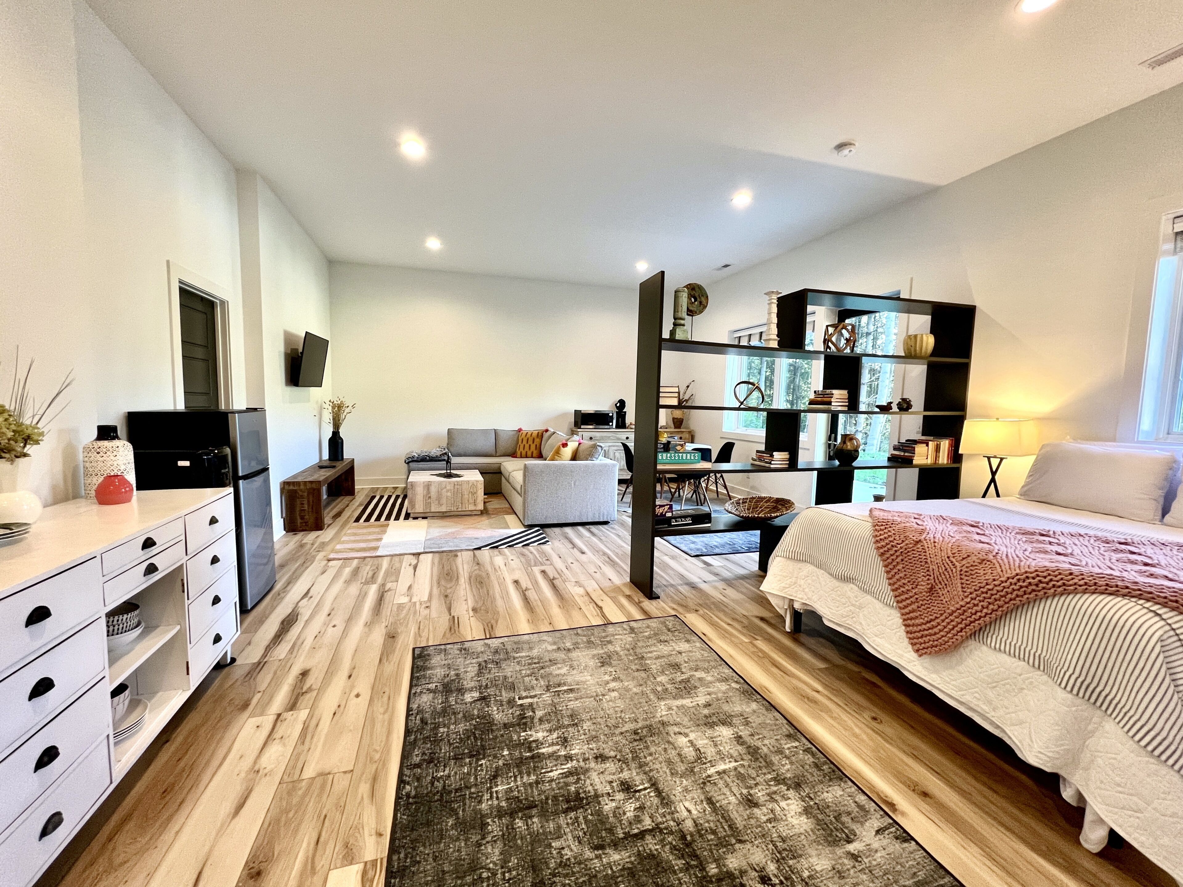 Luxury Asheville Studio with Great Blue Ridge Mountain Views!