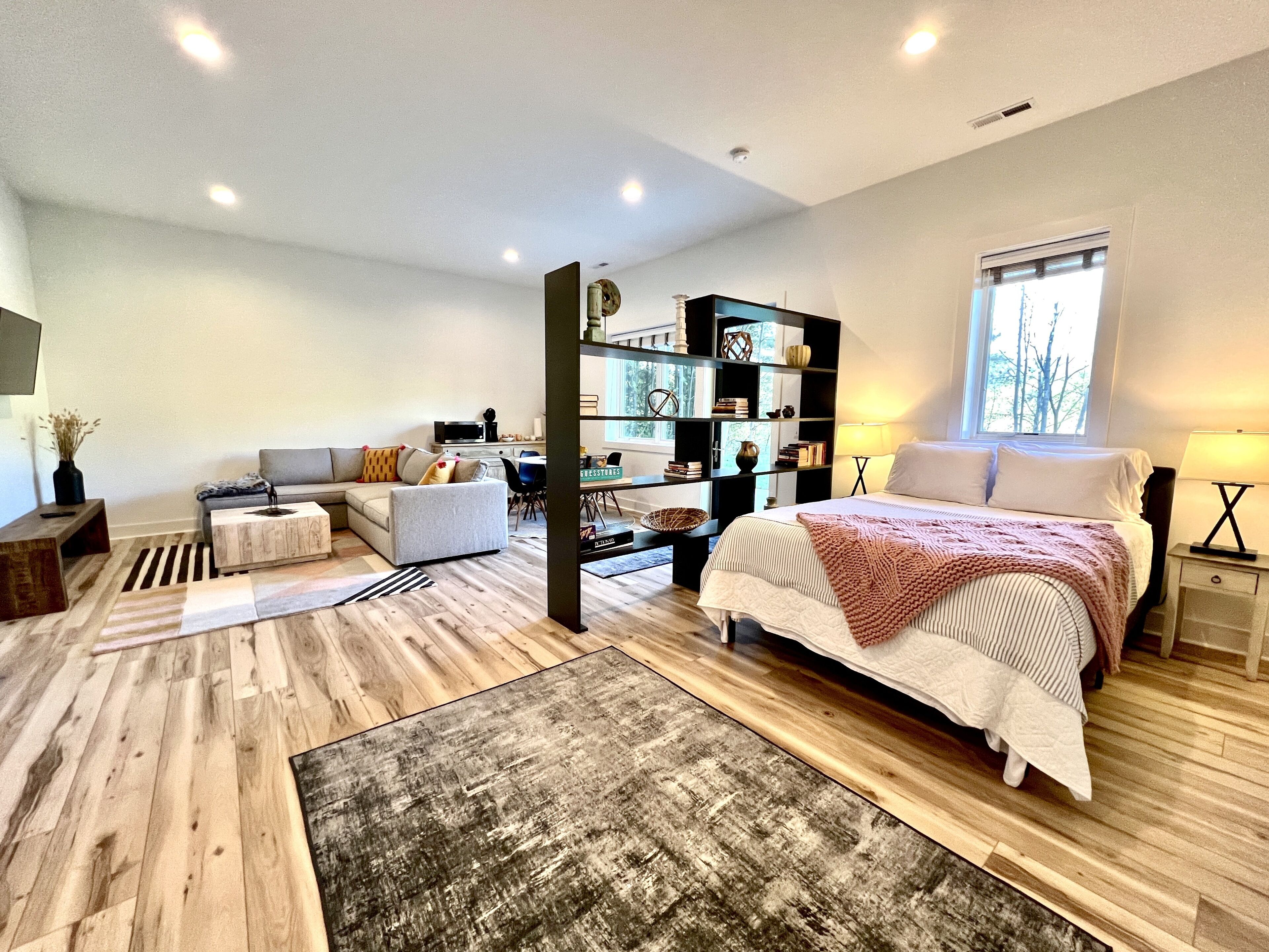 Luxury Asheville Studio with Great Blue Ridge Mountain Views!