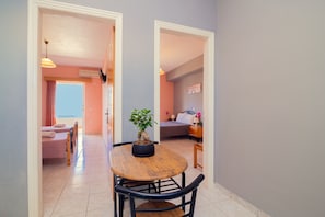 2 slaapkamers, een strijkplank/strijkijzer, gratis wifi, beddengoed