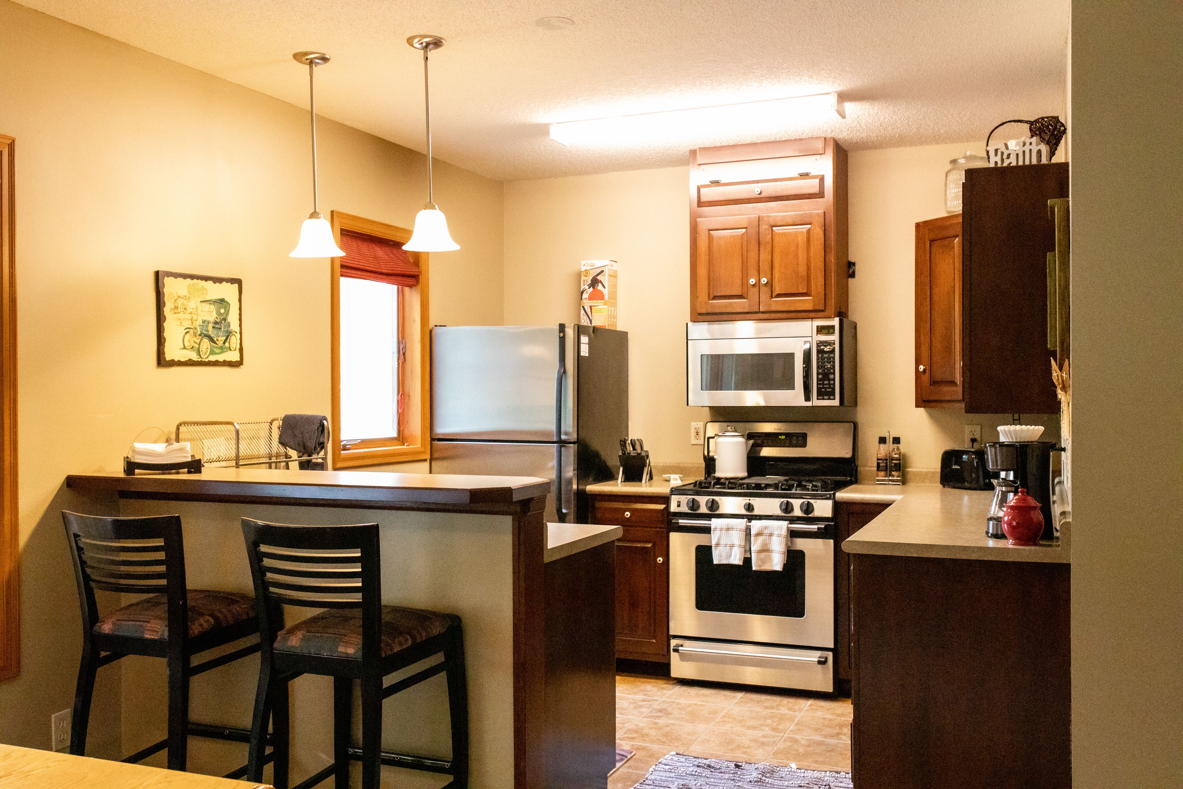 Light Spacious 2BD/1BA Private Destination Getaway