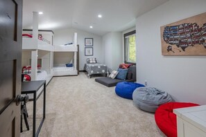 4 habitaciones, internet y ropa de cama 