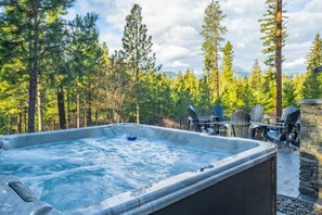 Tina de hidromasaje al aire libre