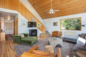 Télévision, cheminée