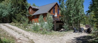 Mid-Century Escape: Hot Tub, Game Room, Pets Ok!