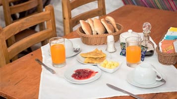Free daily continental breakfast