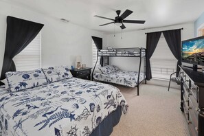 3 bedrooms, travel cot, WiFi
