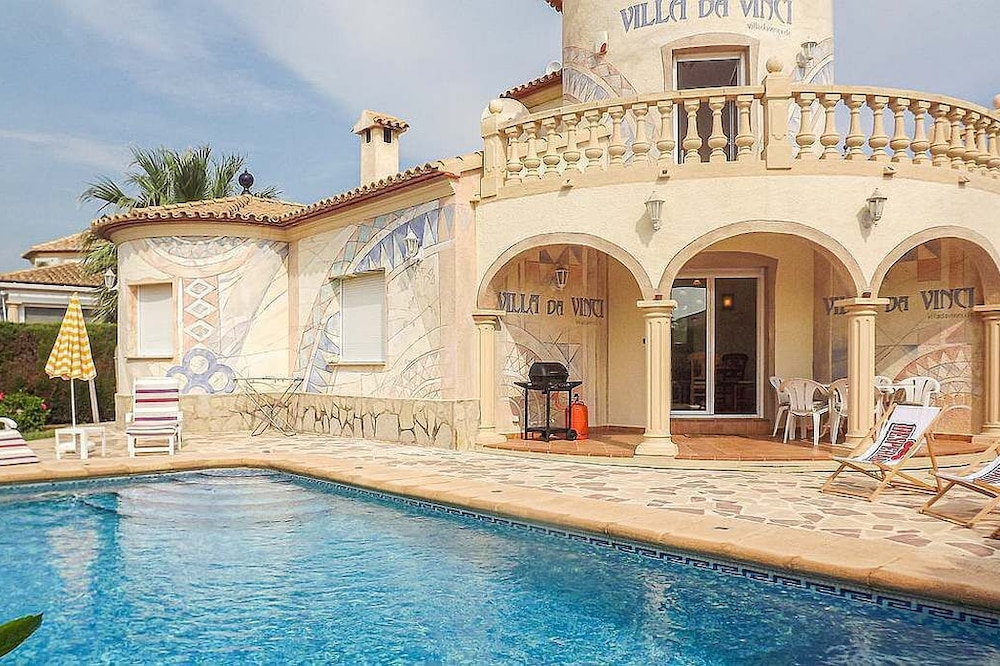 Villa Da Vinci for 6 people with private pool