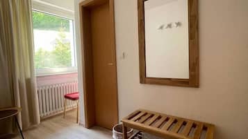 Standard Single Room | Down comforters, laptop workspace, blackout drapes, soundproofing