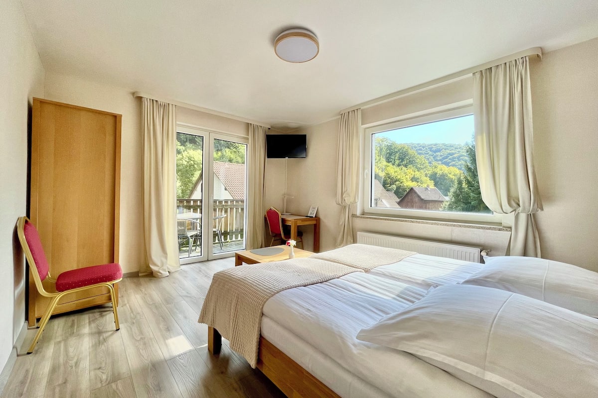 Standard Double or Twin Room | Down duvets, laptop workspace, blackout curtains, free WiFi