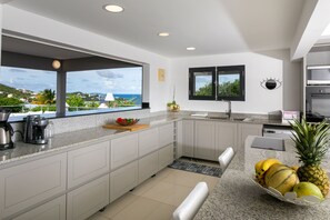 Fridge, microwave, oven, stovetop - Z'Abricot (4/6 Rooms) (Mont Vernon III)