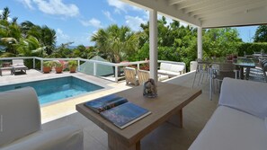 Outdoor dining - Jali (2/3 Rooms) Luxury villa (Anse Des Cayes)