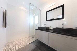 Shower, towels - Wild Blue (2/4 Rooms) (St. Barts)