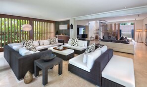 Fernseher, Stereoanlage