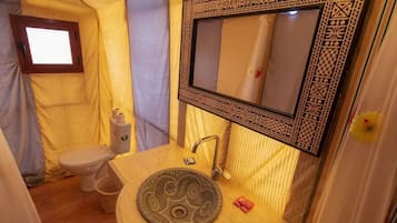 Combined shower/tub, jetted tub