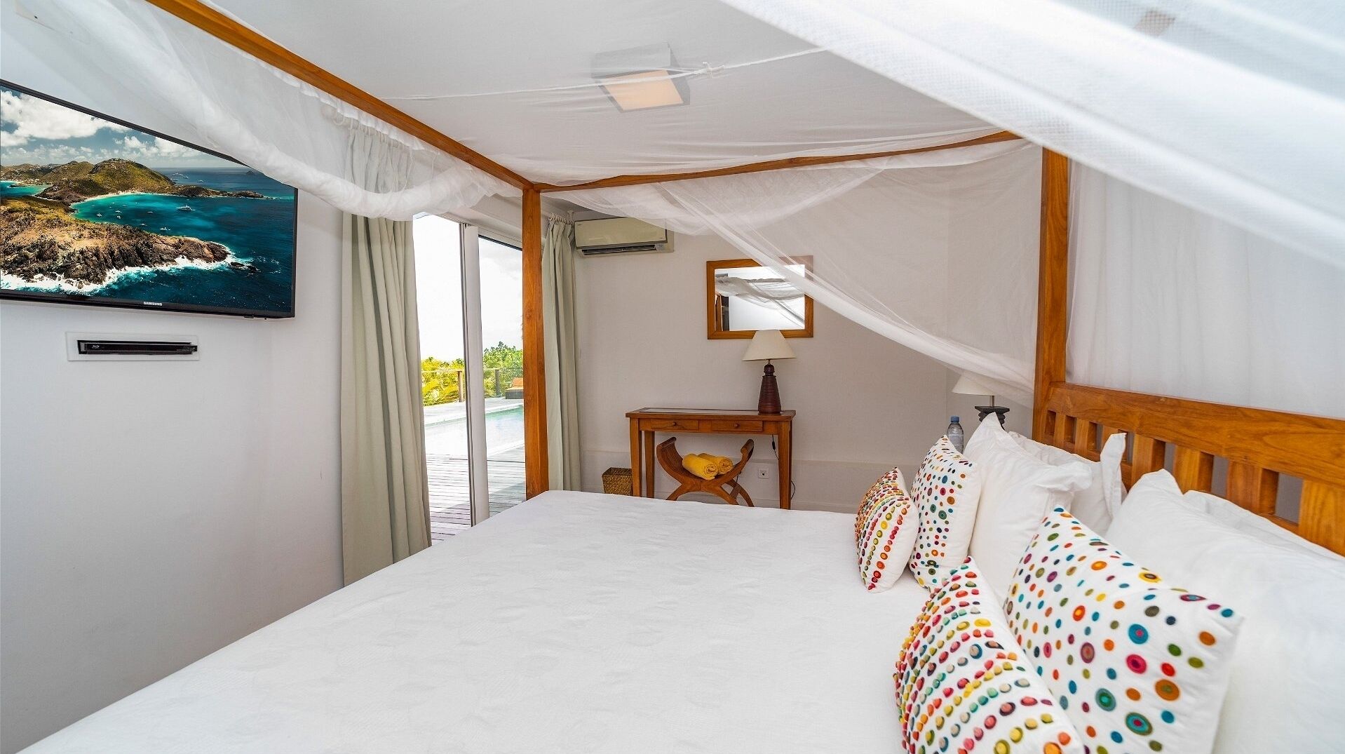 4 chambres, fer et planche à repasser, Wi-Fi, draps fournis