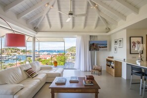 Télévision, lecteur de DVD, chaßne hi-fi