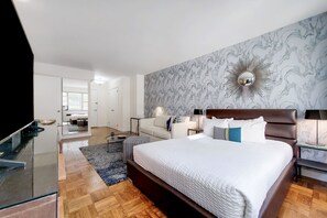 Iron/ironing board, free WiFi, bed sheets