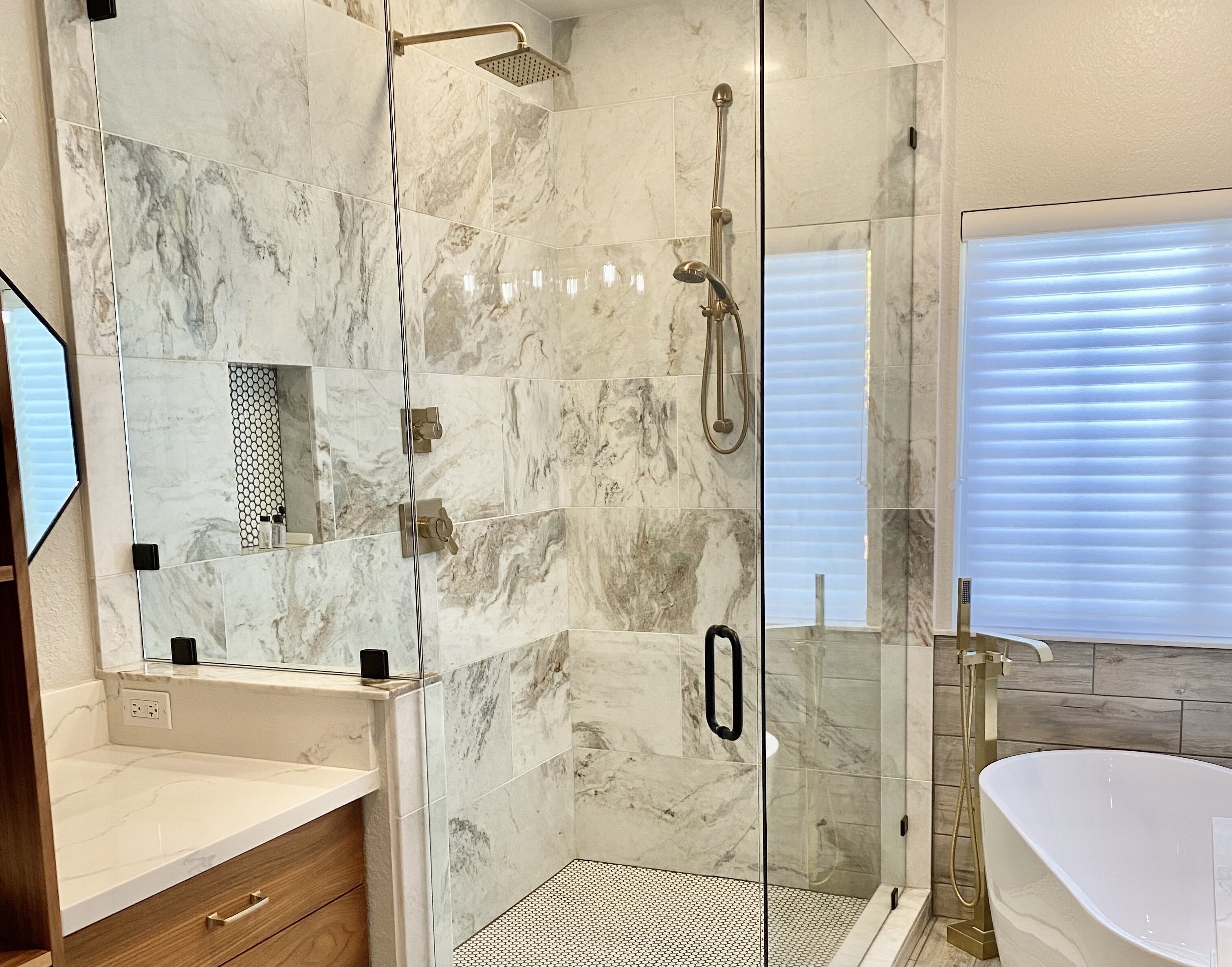 Walk to Folsom Lake! Delightful 4 bdrm Home w/pool