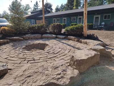 Cozy family Pine, 4 min Walk to Beach, Cabin sleep 5 with Kitchenette