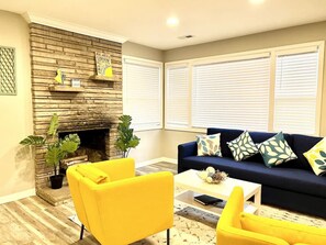 Smart TV, mesa de pingue-pongue