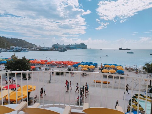 Beach apartment 2 bed 2bath 