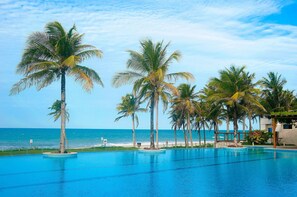 Deluxe Apartment | Pool | Outdoor pool - Completo Apart em Cumbuco por Carpediem (Caucaia)