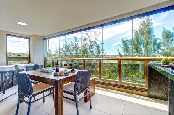 Deluxe Apartment | Dining