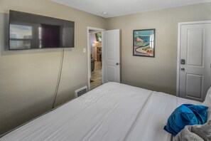 2 habitaciones, tabla de planchar con plancha, cuna de viaje y wifi 