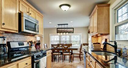 Luxurious, Three Bedroom, Pet Friendly Home. Walk to Village!