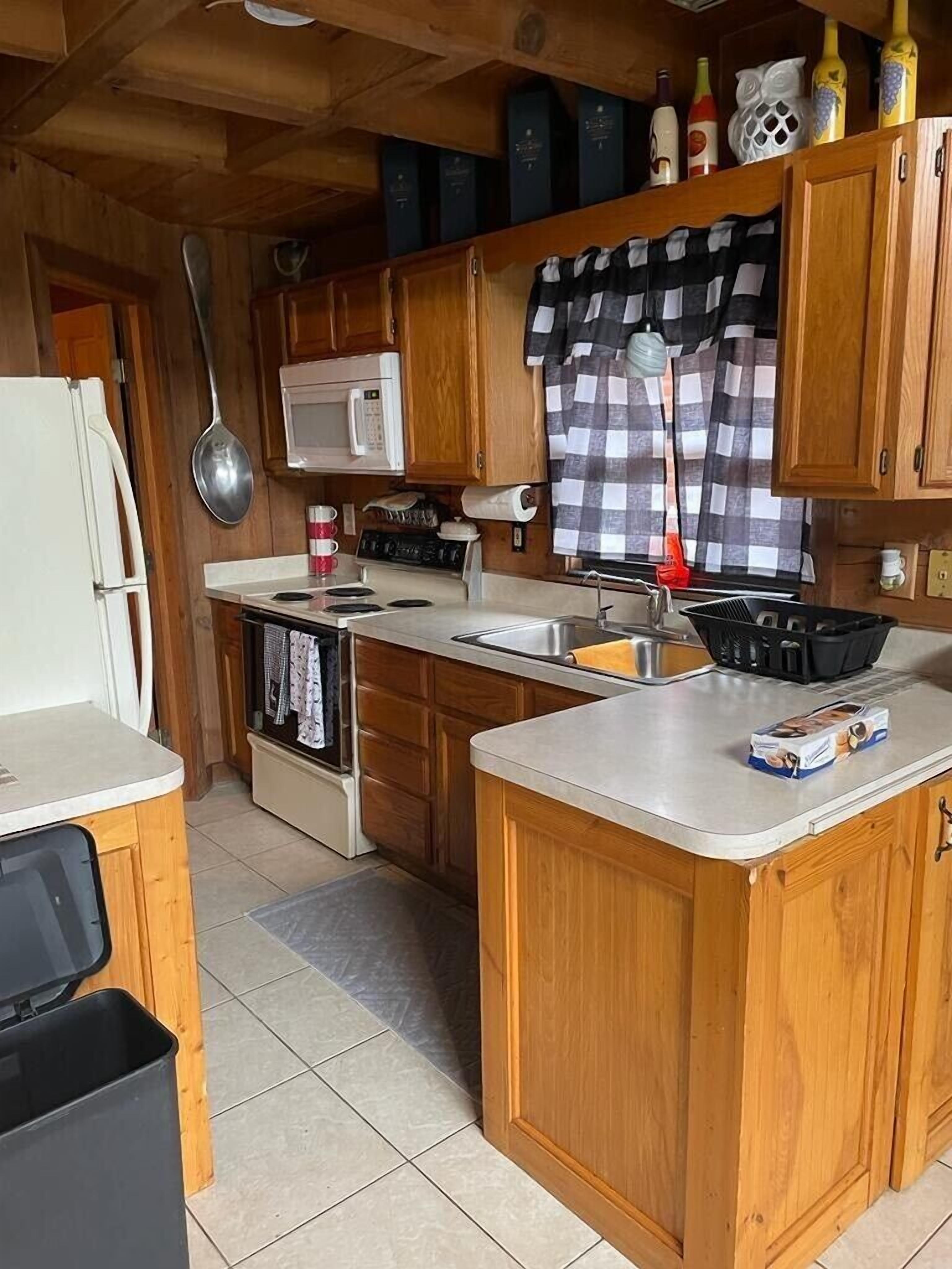 Lake Okeechobee Waterview Cabin with dock!