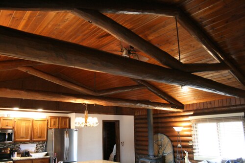Log home just 32 miles to the east gate of Yellowstone National Park