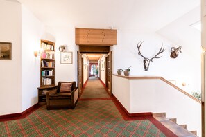 Reception - Hotel Hölzer Bräu (Ebersberg)