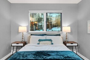 2 bedrooms, desk, iron/ironing board, travel cot