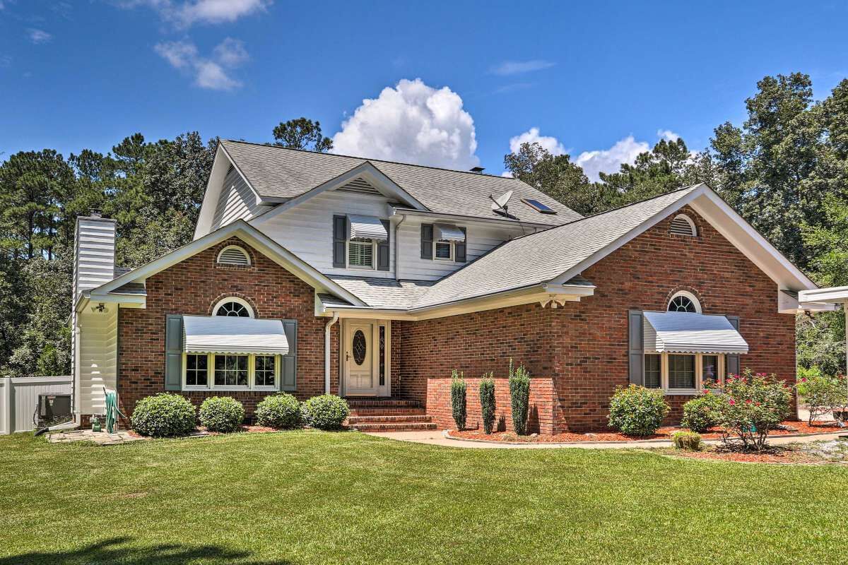 Entire 4-beds, 3-bath home with pool in quiet neighborhood. 