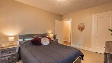 2 bedrooms, desk, iron/ironing board, free WiFi